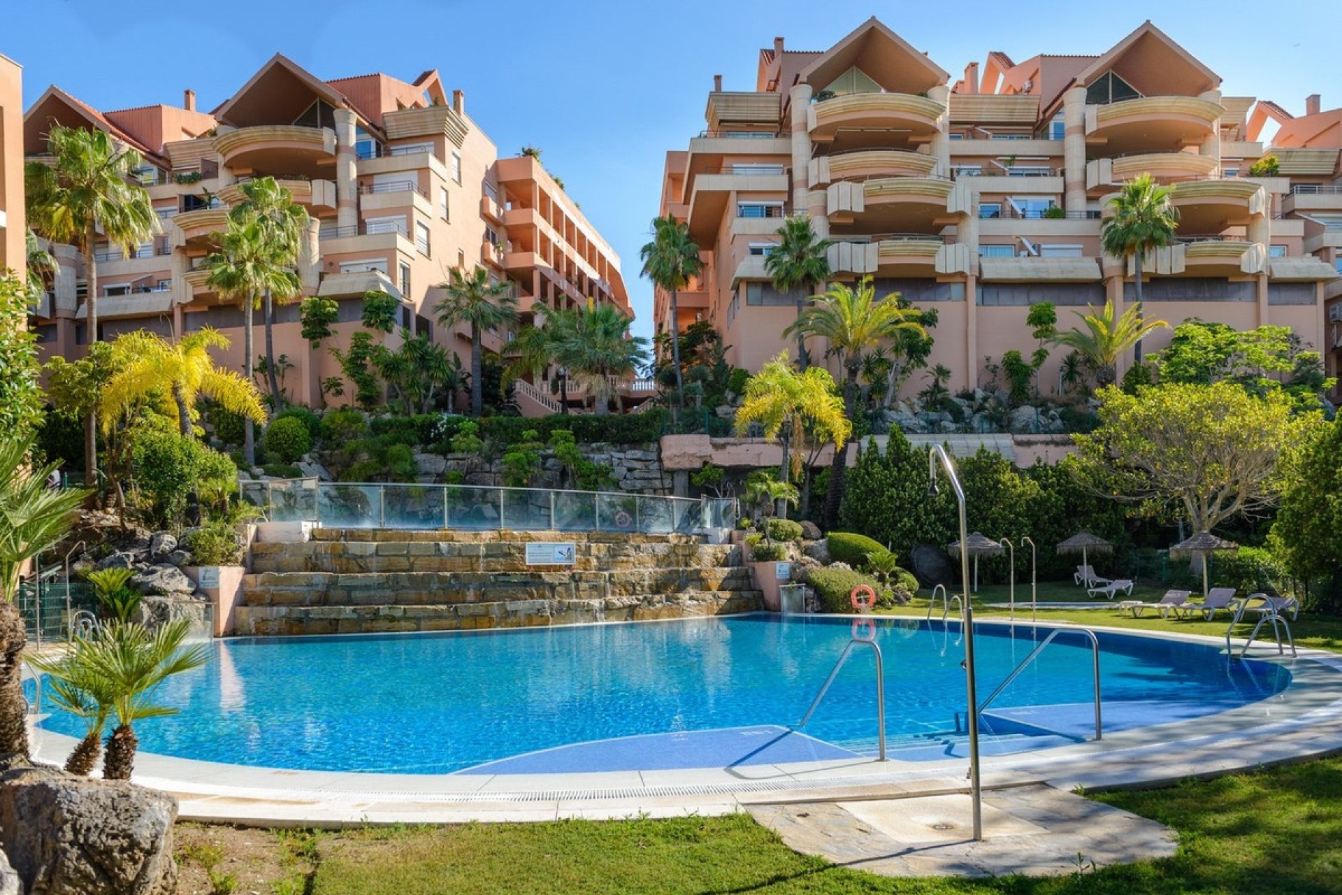 Rynek wtórny - apartment - Marbella - Nueva Andalucía