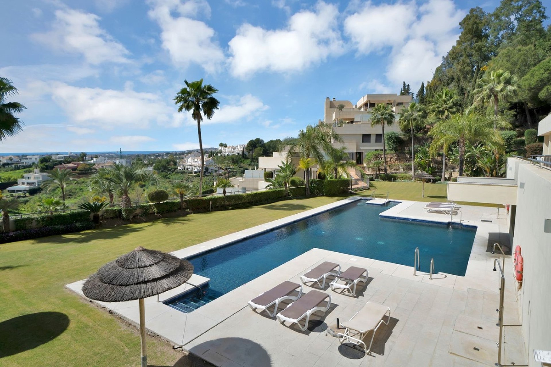 Rynek wtórny - apartment - Marbella - Nueva Andalucía