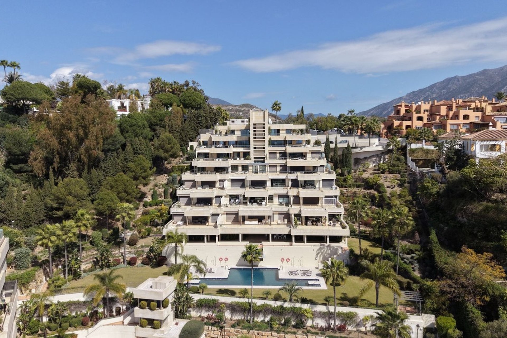 Rynek wtórny - apartment - Marbella - Nueva Andalucía