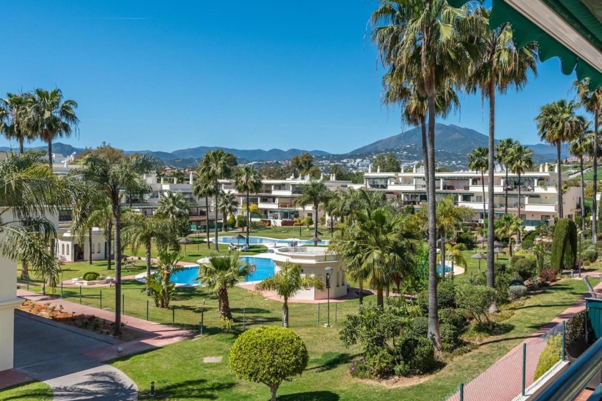 Rynek wtórny - apartment - Marbella - Nueva Andalucía