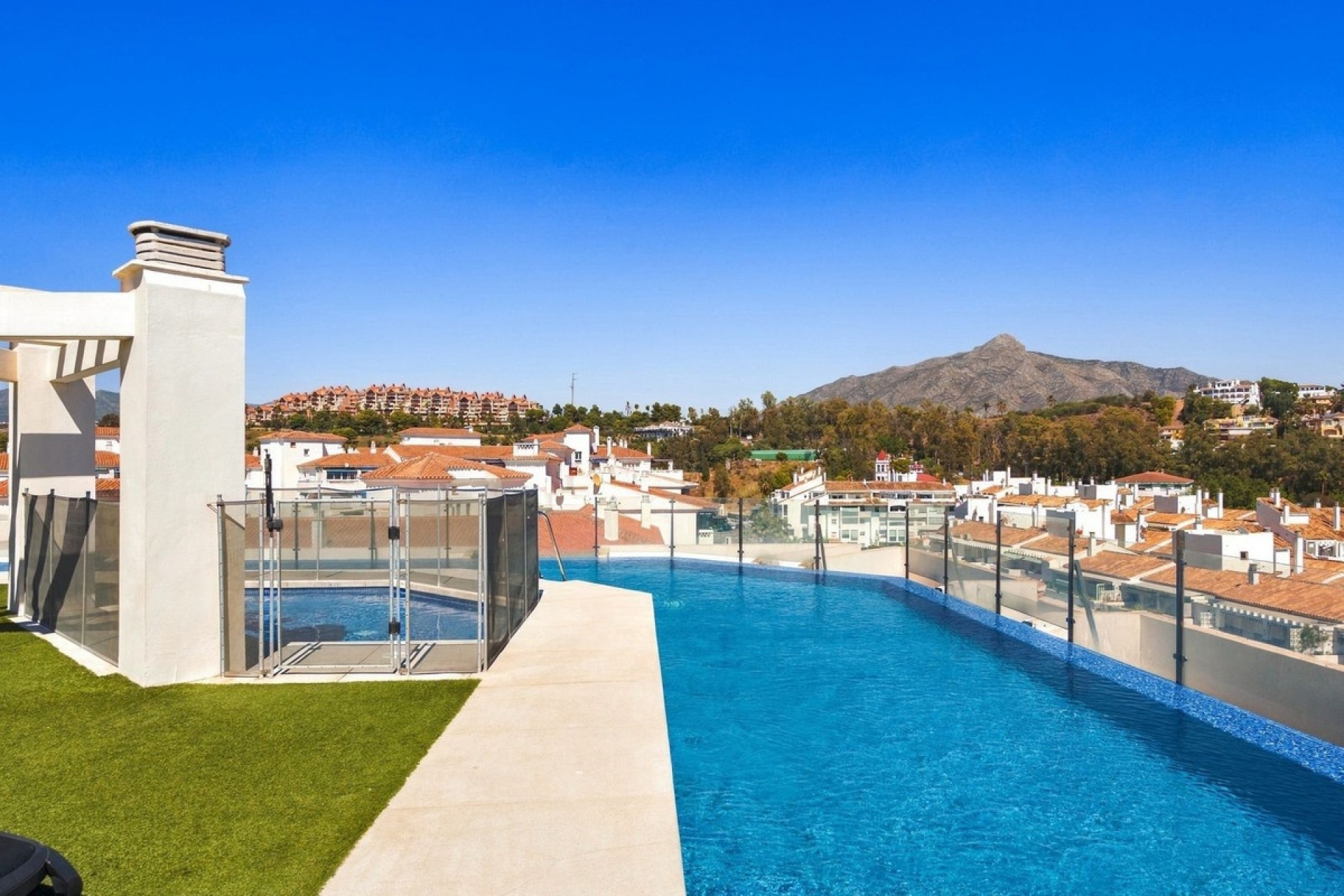 Rynek wtórny - apartment - Marbella - Nueva Andalucía