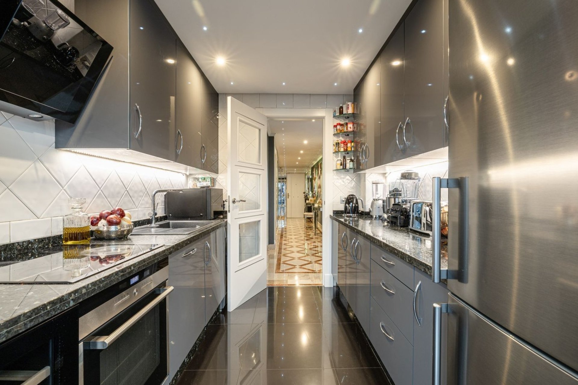 Rynek wtórny - apartment - Marbella - Nueva Andalucía