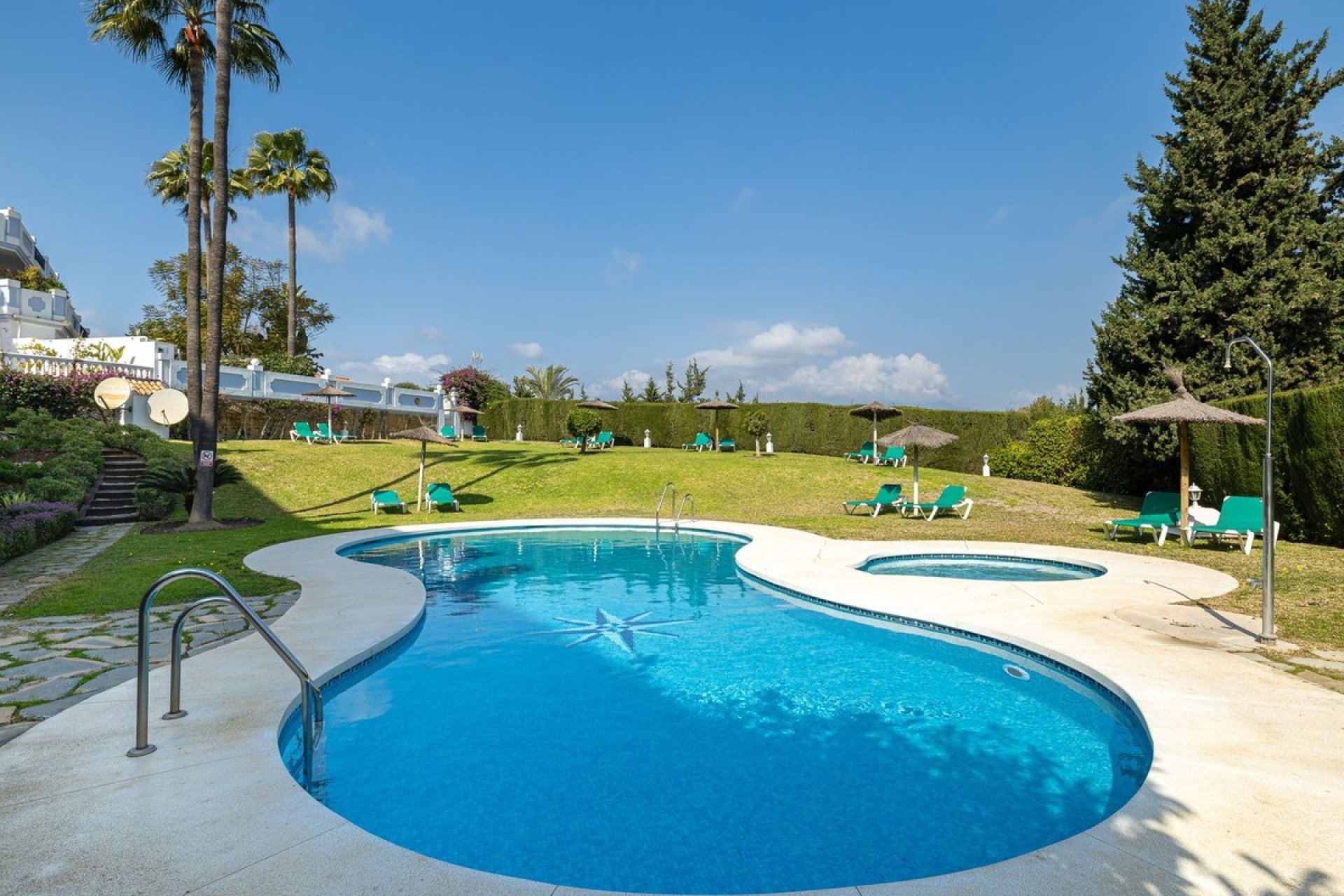 Rynek wtórny - apartment - Marbella - Nueva Andalucía