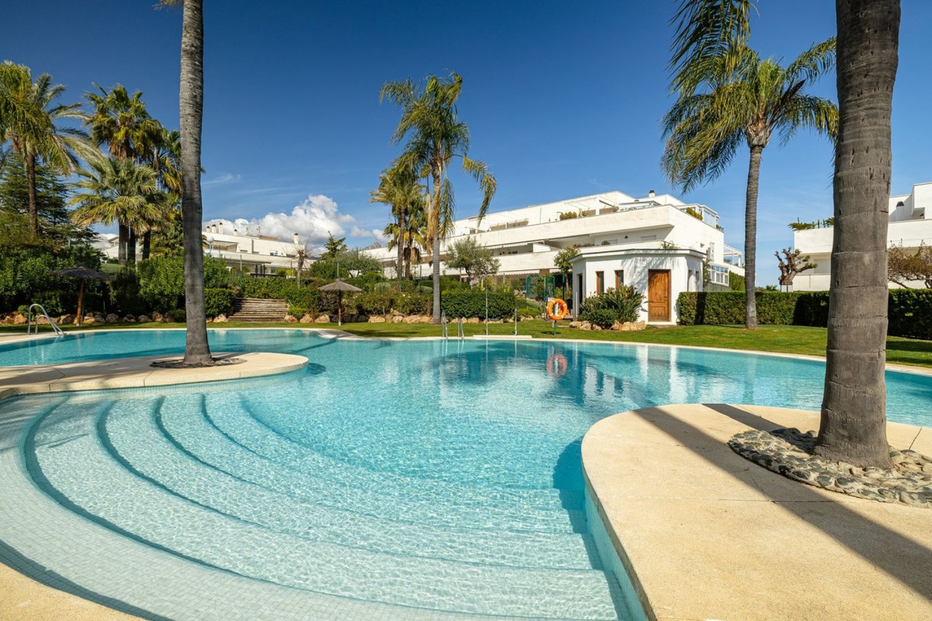 Rynek wtórny - apartment - Marbella - Nueva Andalucía