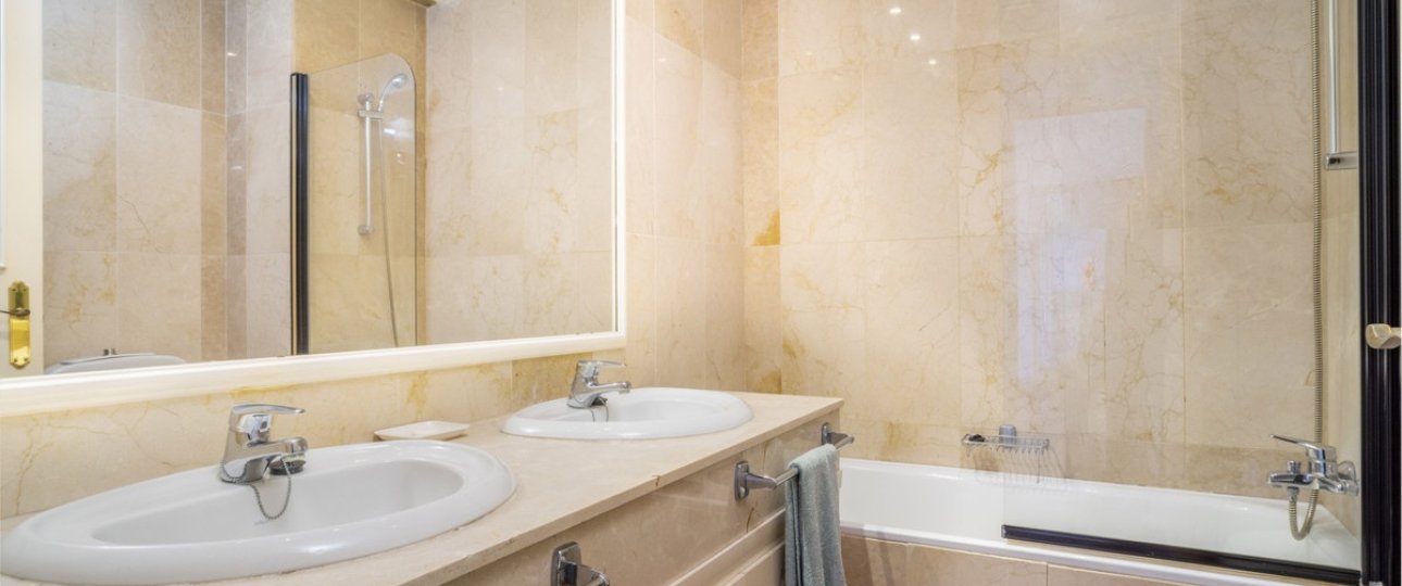 Rynek wtórny - apartment - Marbella - Nueva Andalucía