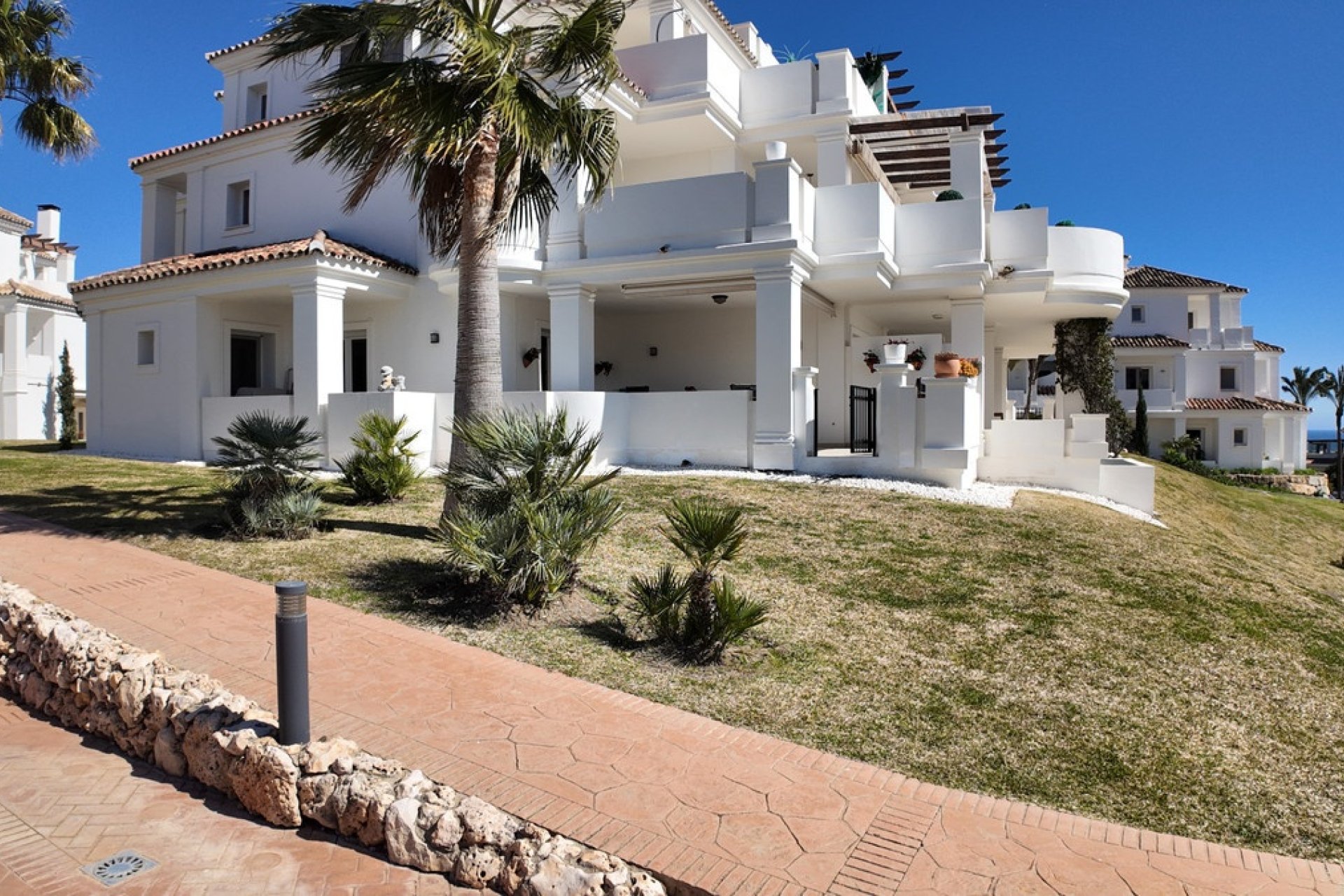 Rynek wtórny - apartment - Marbella - Nueva Andalucía