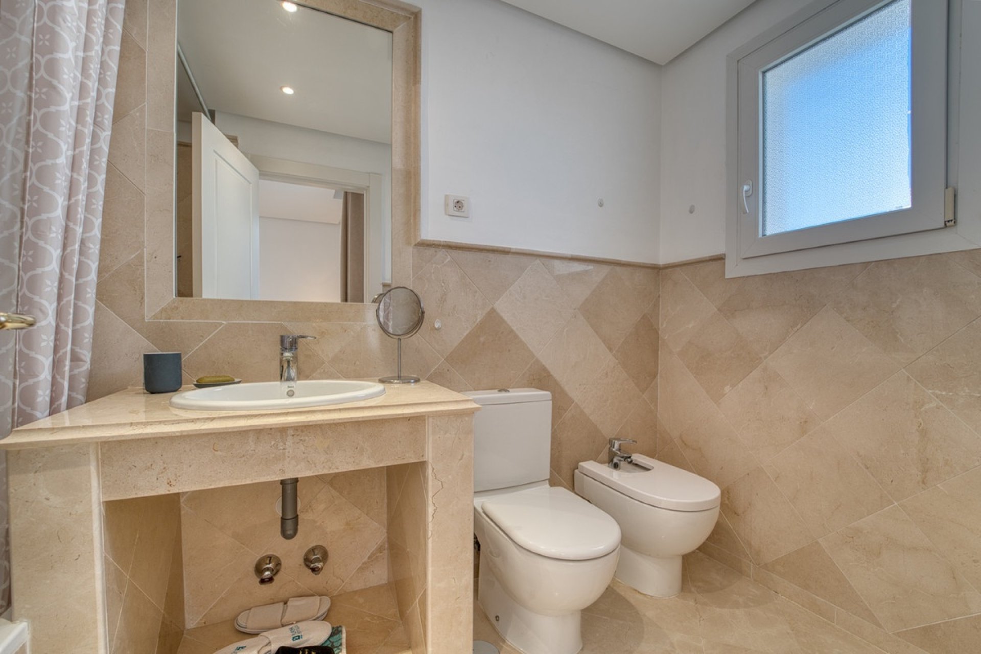 Rynek wtórny - apartment - Marbella - Nueva Andalucía