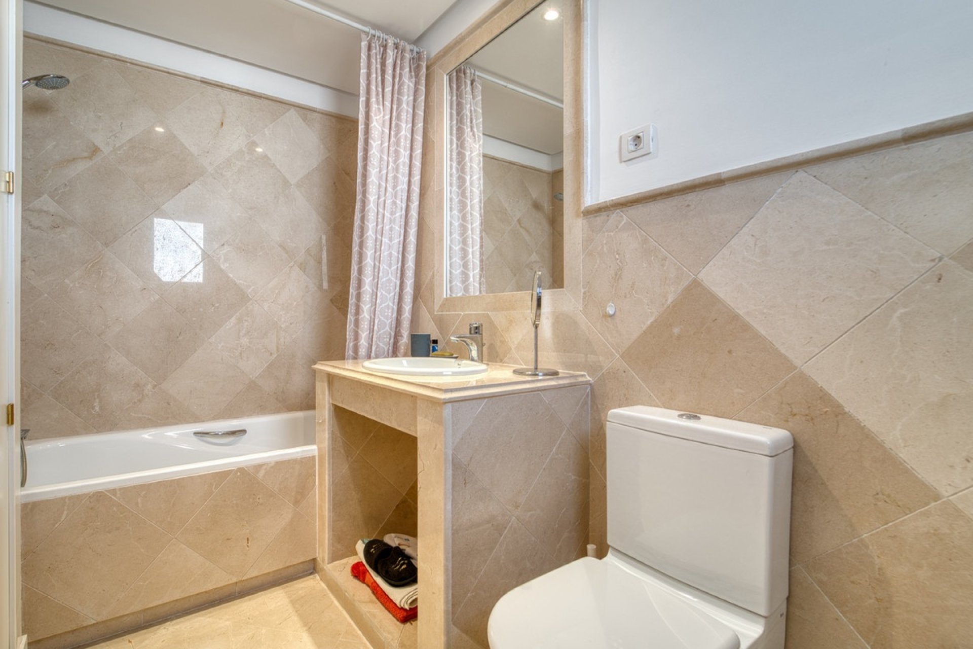 Rynek wtórny - apartment - Marbella - Nueva Andalucía