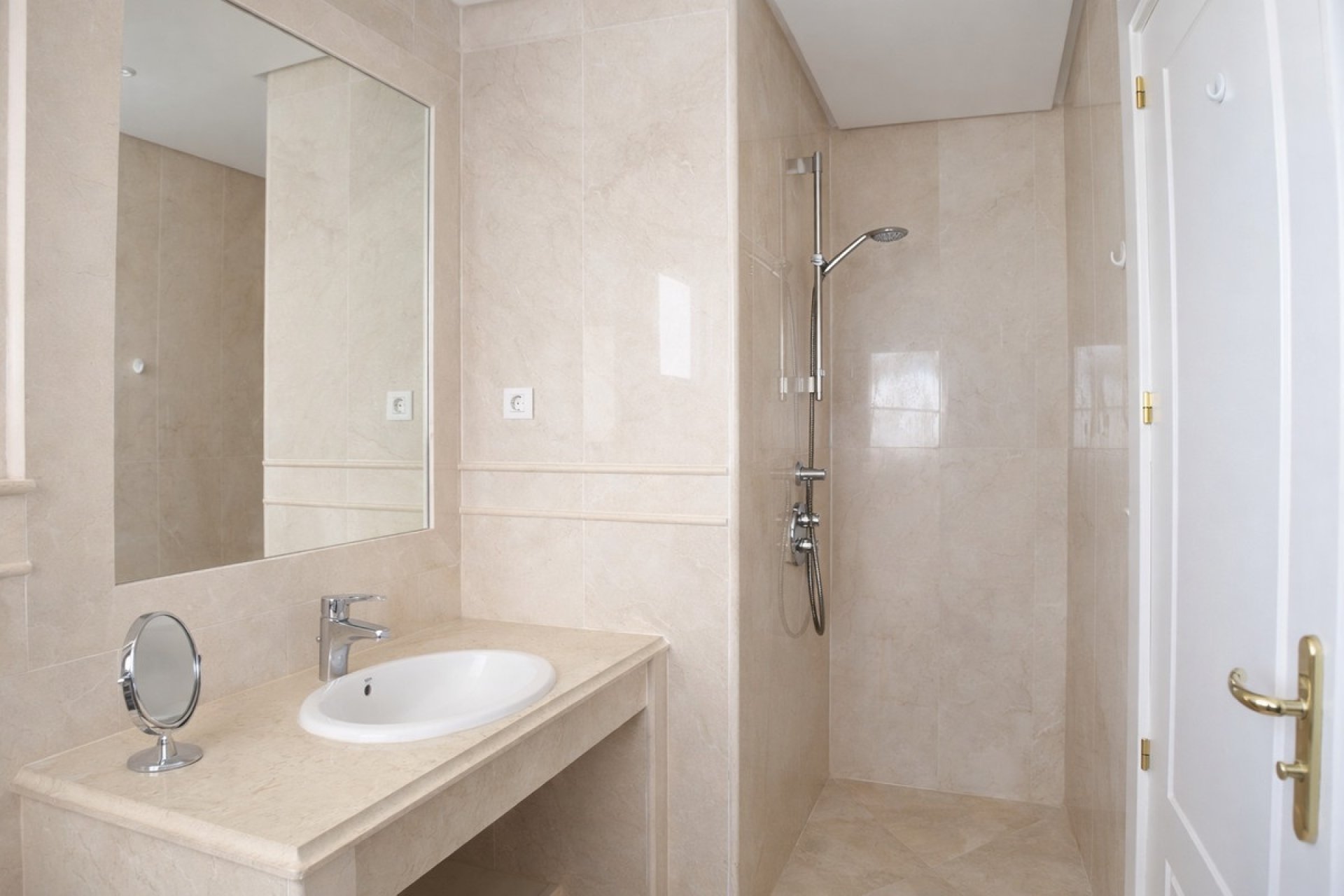 Rynek wtórny - apartment - Marbella - Nueva Andalucía
