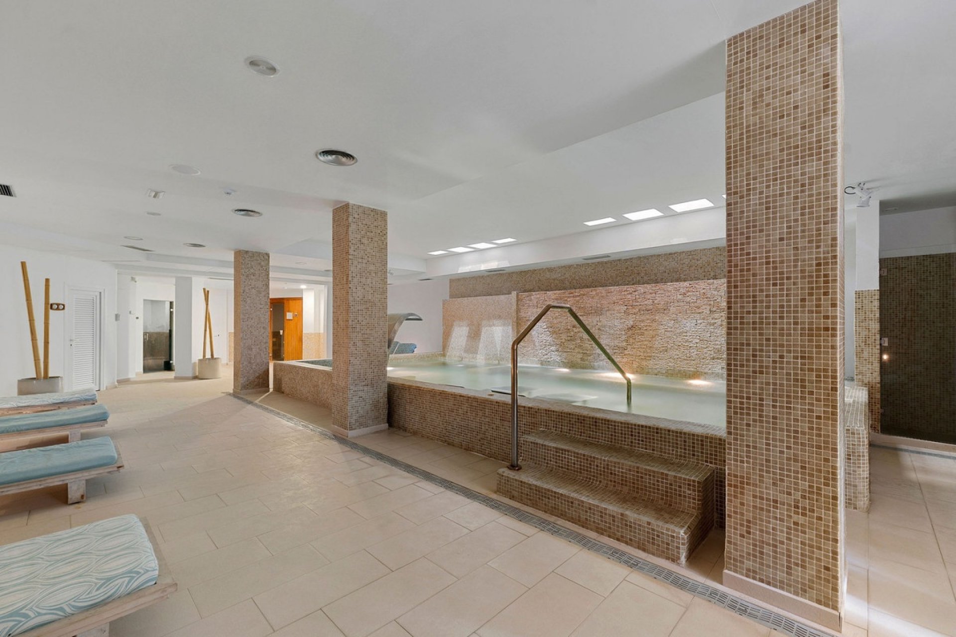 Rynek wtórny - apartment - Marbella - Nueva Andalucía