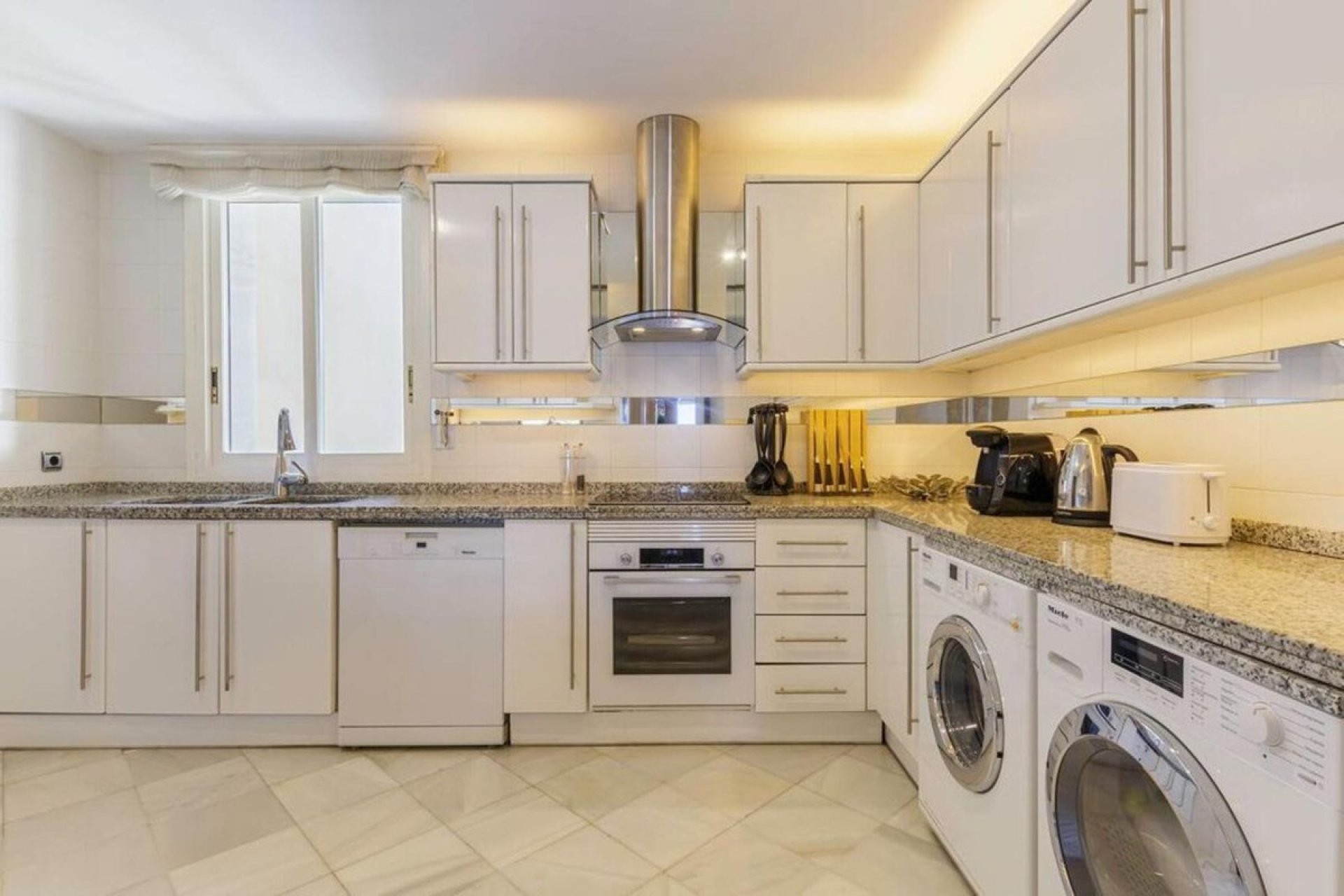 Rynek wtórny - apartment - Marbella - Puerto Banús