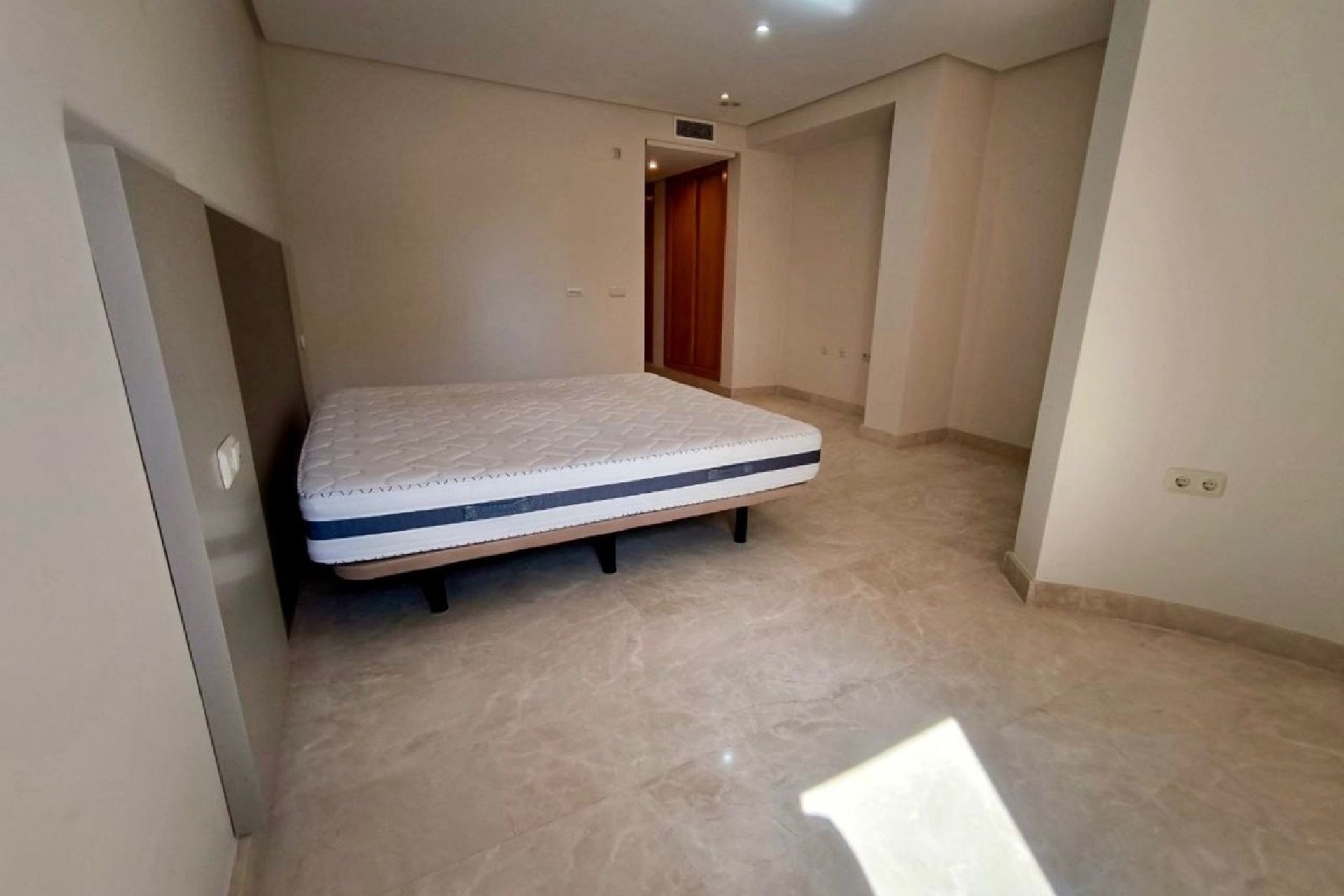 Rynek wtórny - apartment - Marbella - Puerto Banús