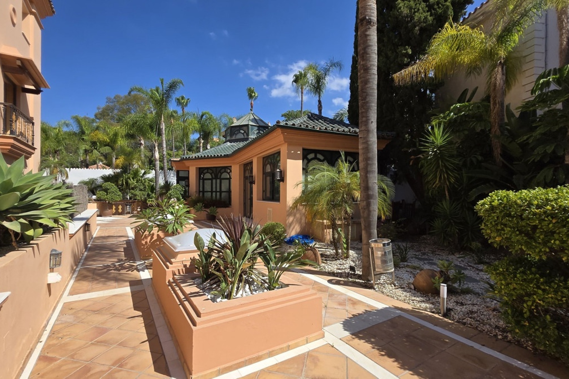 Rynek wtórny - apartment - Marbella - Puerto Banús