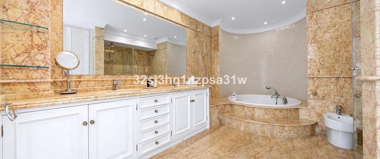Rynek wtórny - apartment - Marbella - Puerto Banús