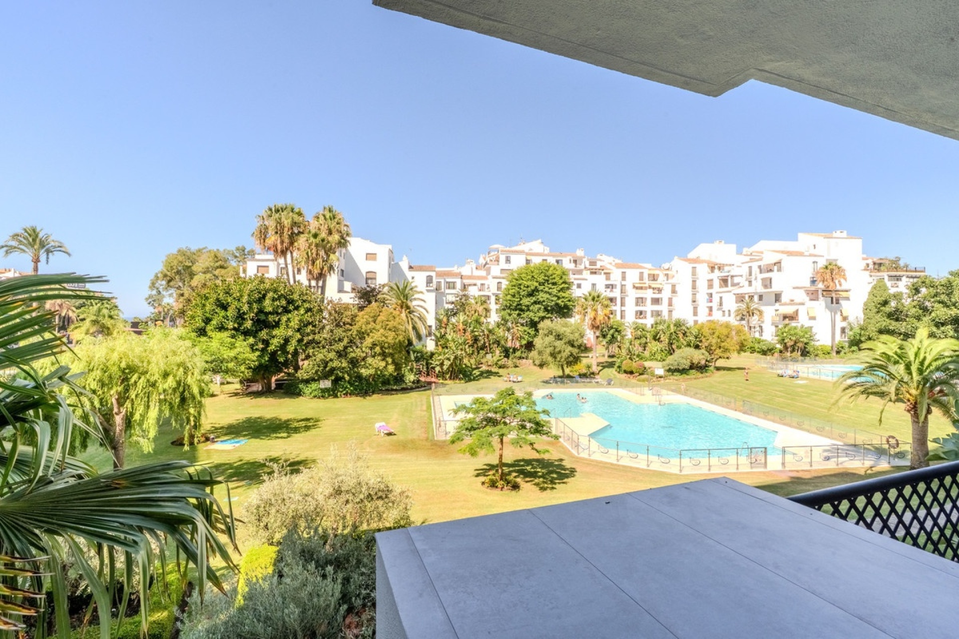 Rynek wtórny - apartment - Marbella - Puerto Banús