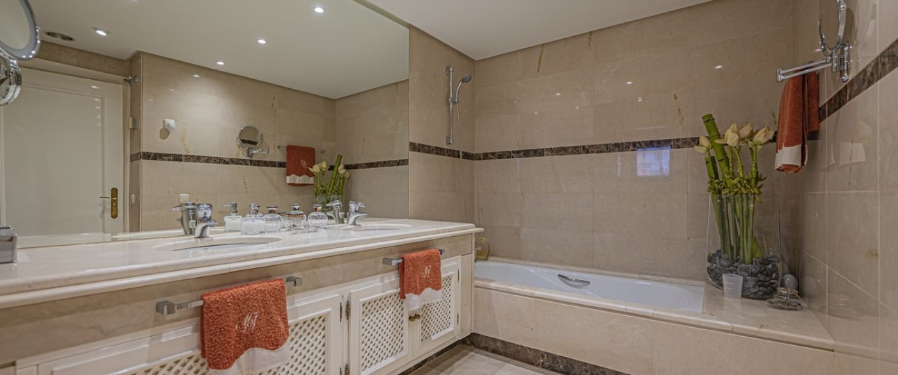 Rynek wtórny - apartment - Marbella - Puerto Banús