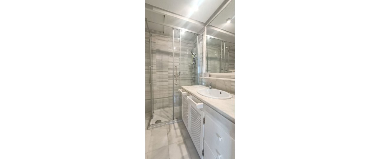 Rynek wtórny - apartment - Marbella - Puerto Banús