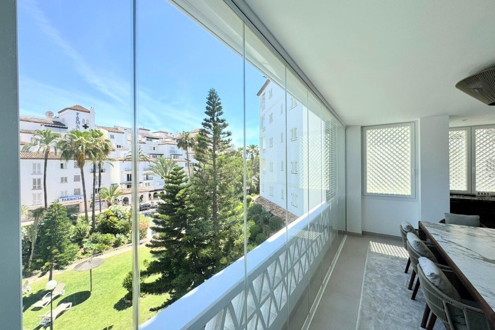 Rynek wtórny - apartment - Marbella - Puerto Banús