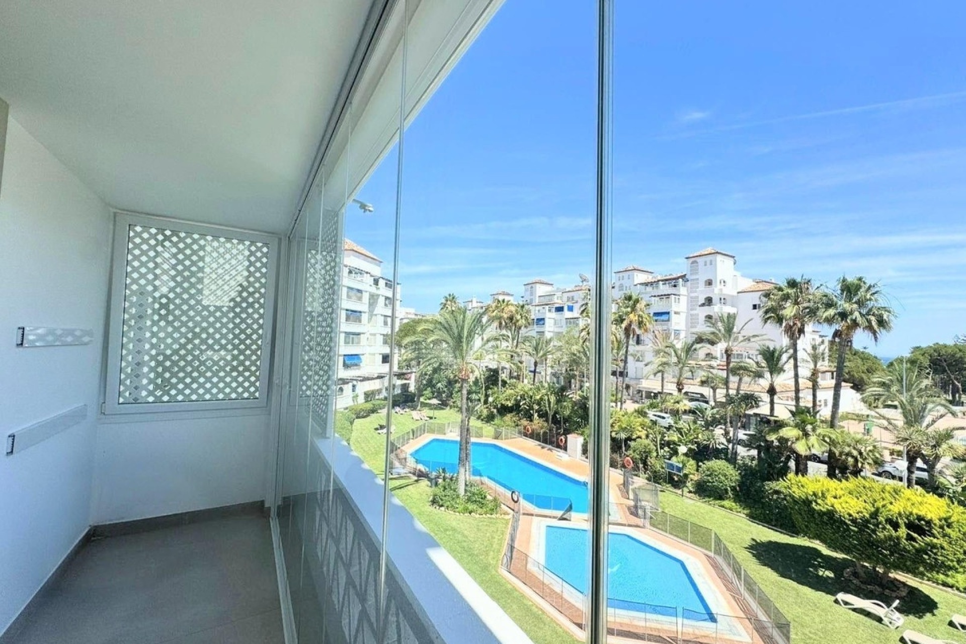Rynek wtórny - apartment - Marbella - Puerto Banús
