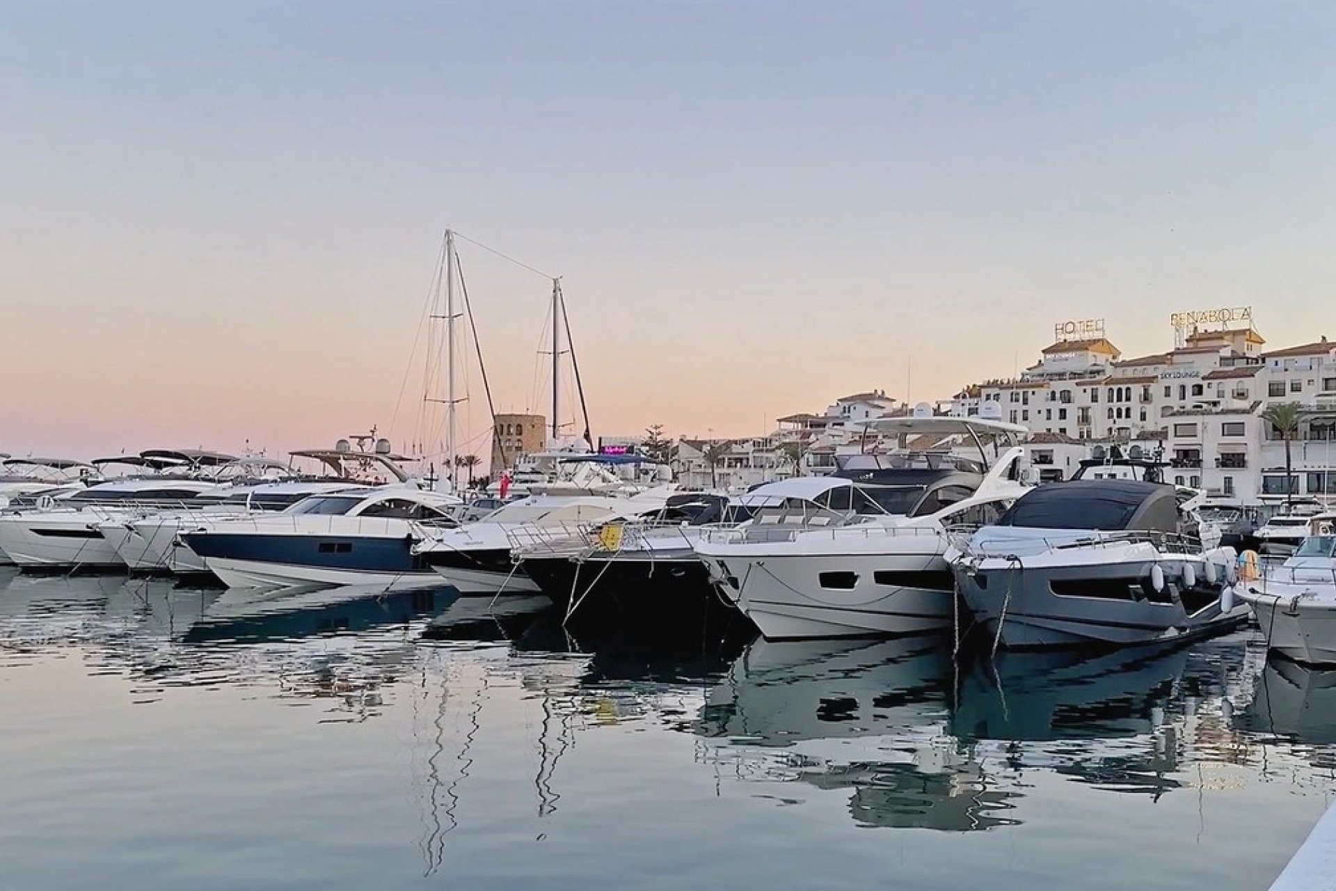 Rynek wtórny - apartment - Marbella - Puerto Banús