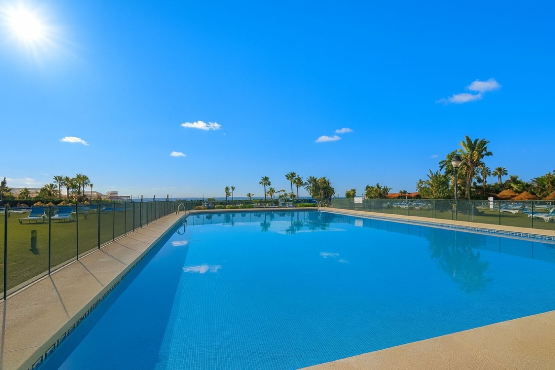 Rynek wtórny - apartment - Marbella - Puerto de Cabopino