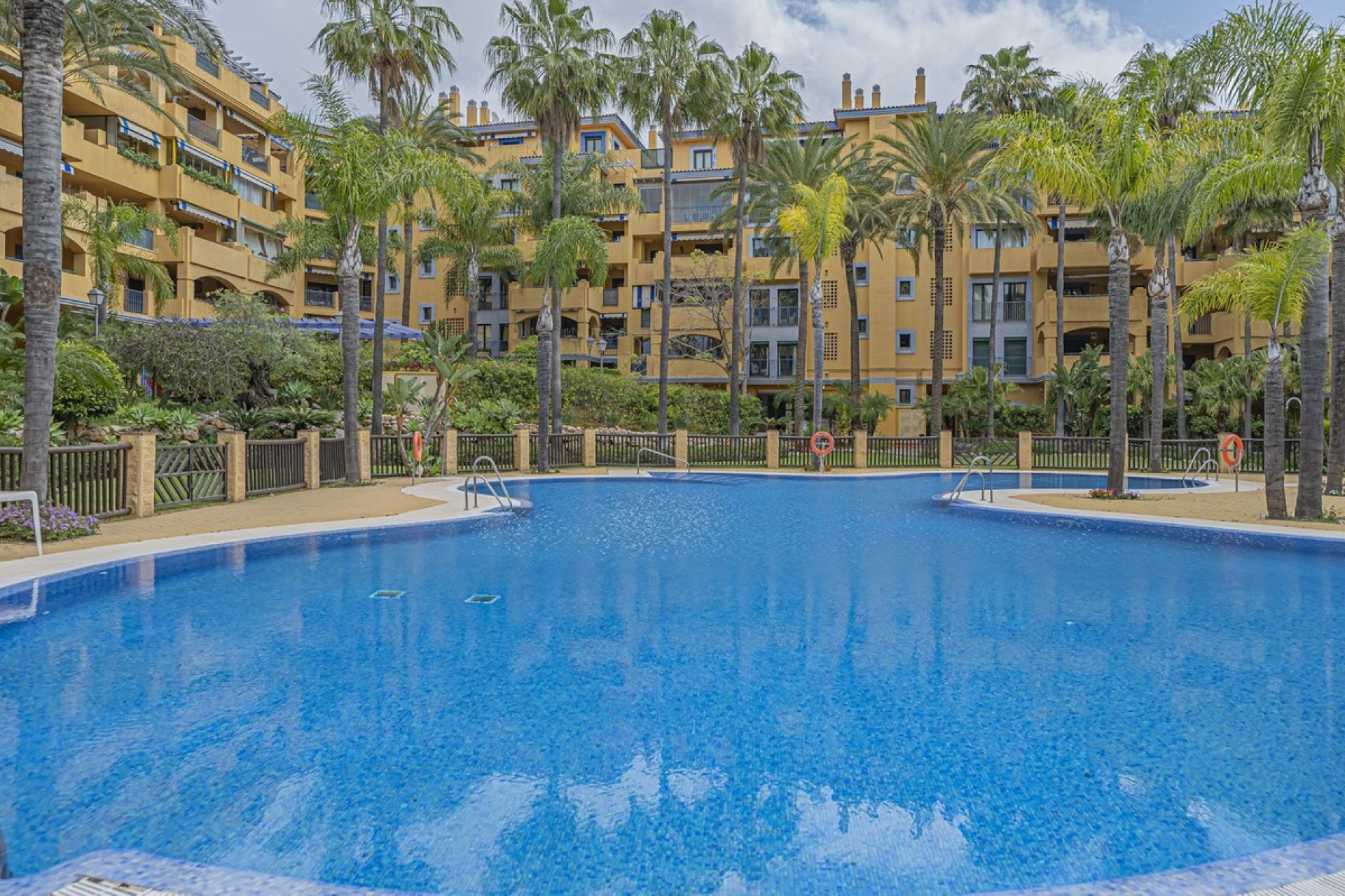 Rynek wtórny - apartment - Marbella - San Pedro de Alcántara