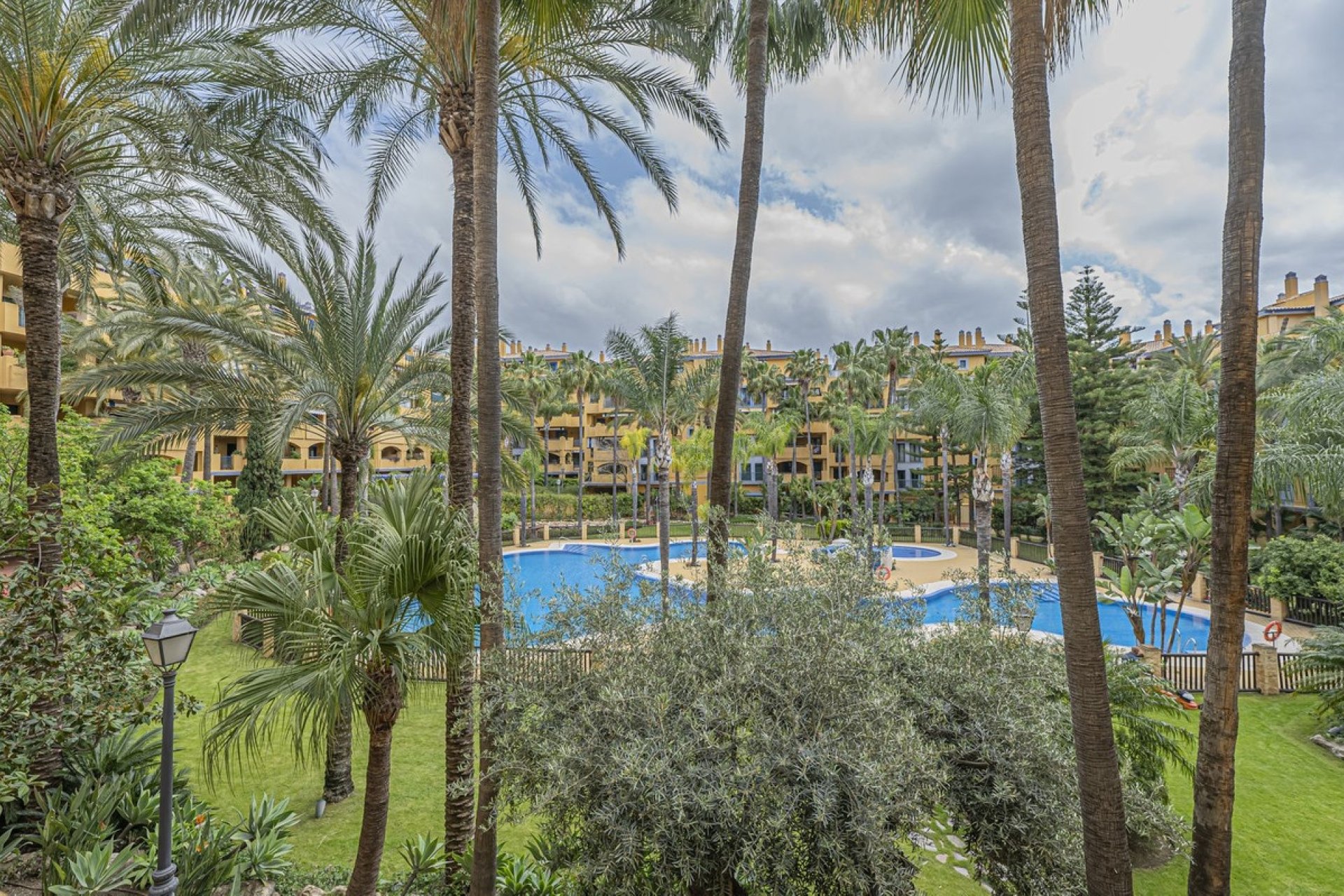 Rynek wtórny - apartment - Marbella - San Pedro de Alcántara