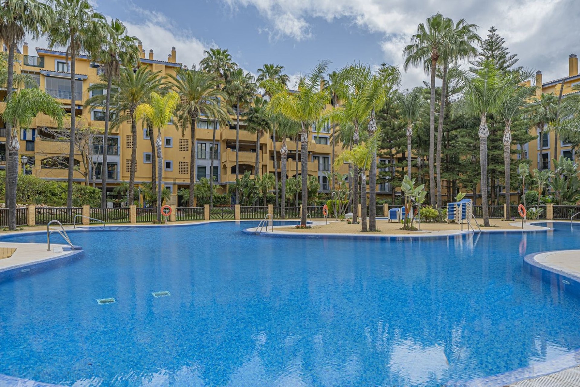 Rynek wtórny - apartment - Marbella - San Pedro de Alcántara