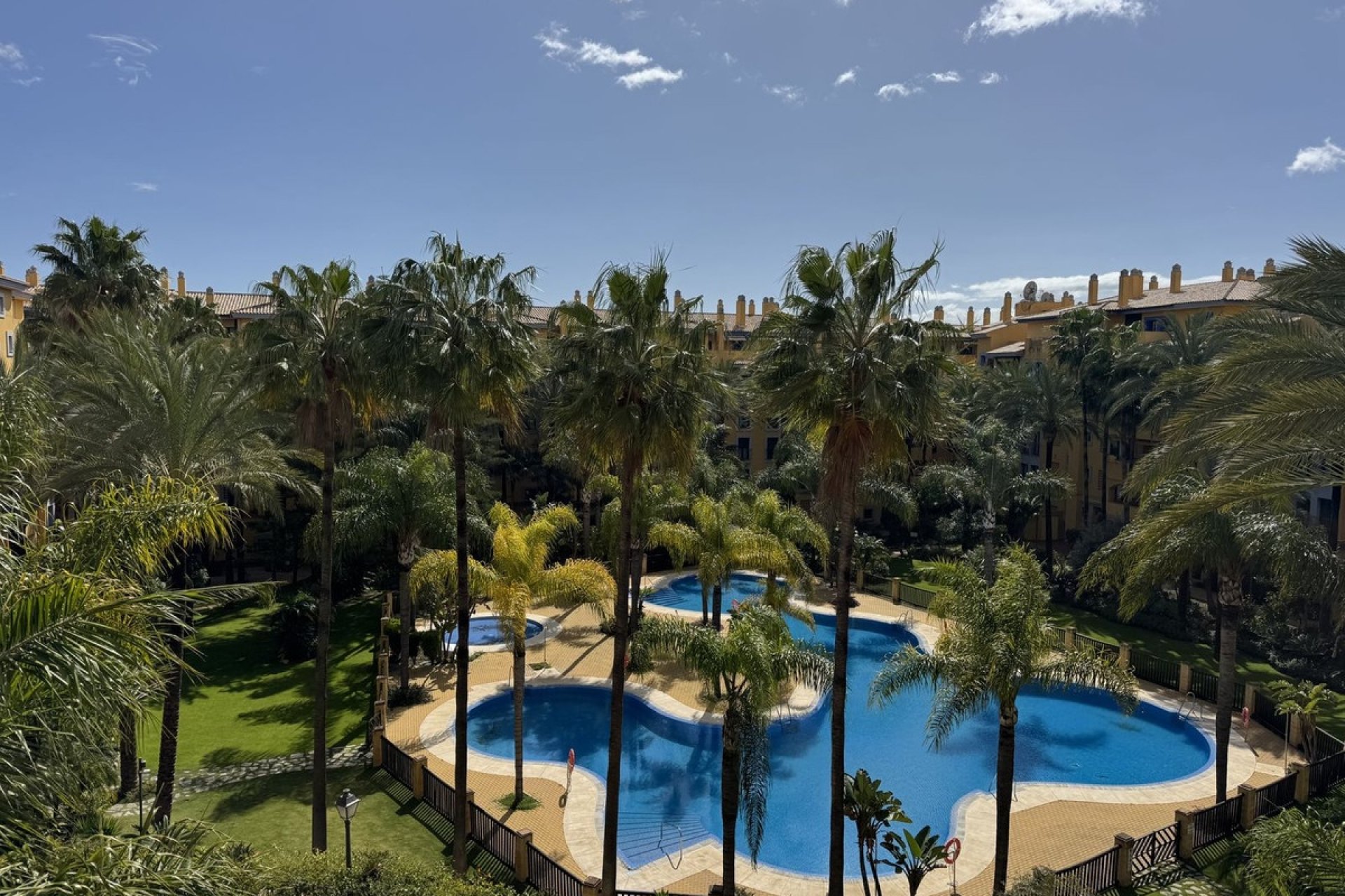 Rynek wtórny - apartment - Marbella - San Pedro de Alcántara