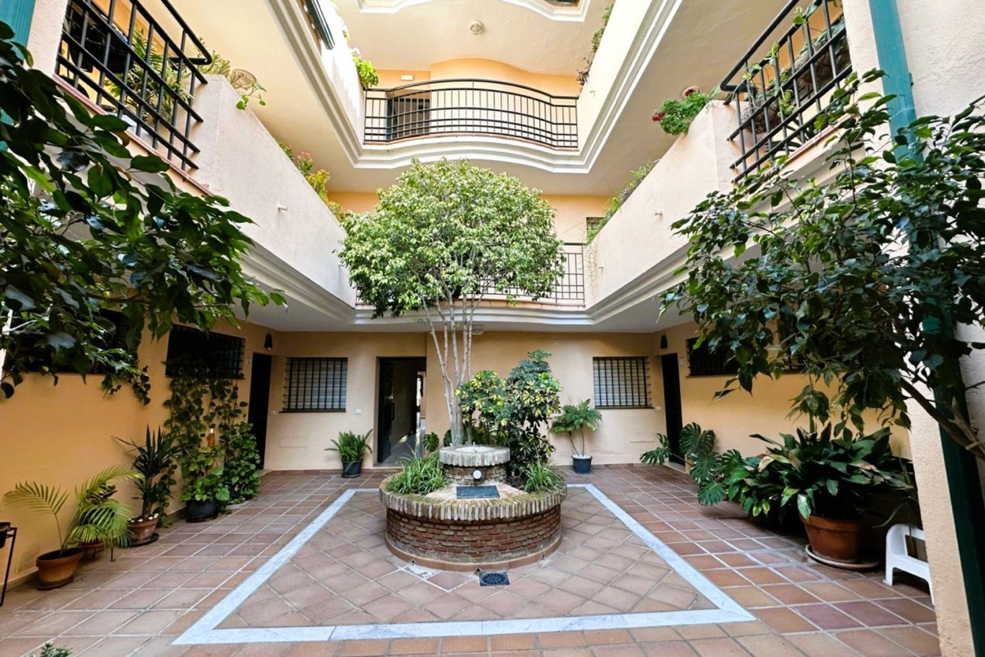 Rynek wtórny - apartment - Marbella - San Pedro de Alcántara