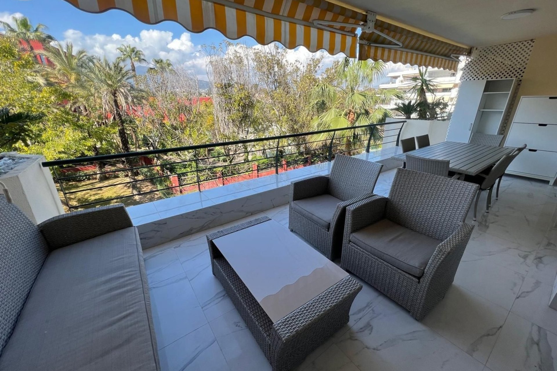 Rynek wtórny - apartment - Marbella - San Pedro de Alcántara