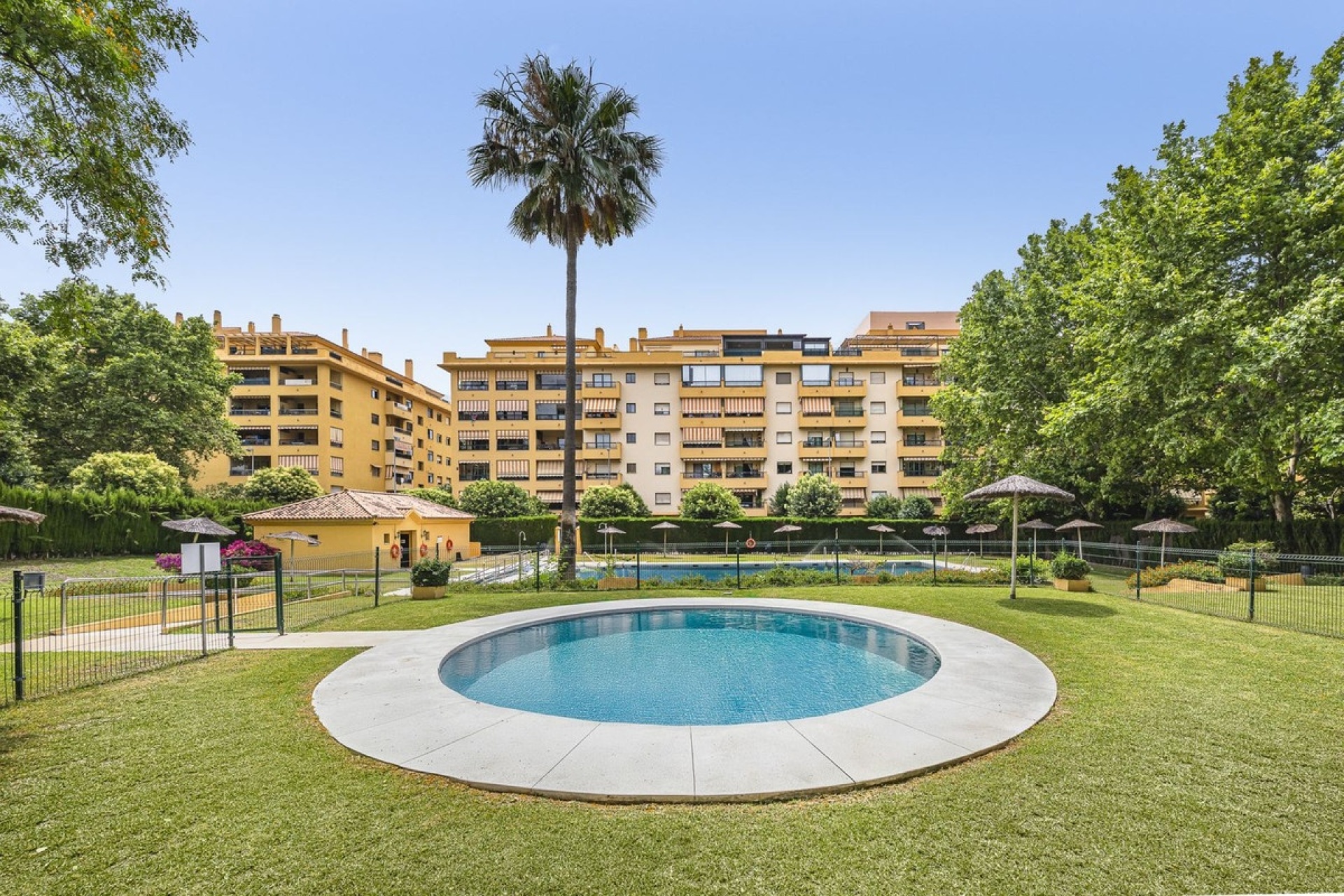 Rynek wtórny - apartment - Marbella - San Pedro de Alcántara