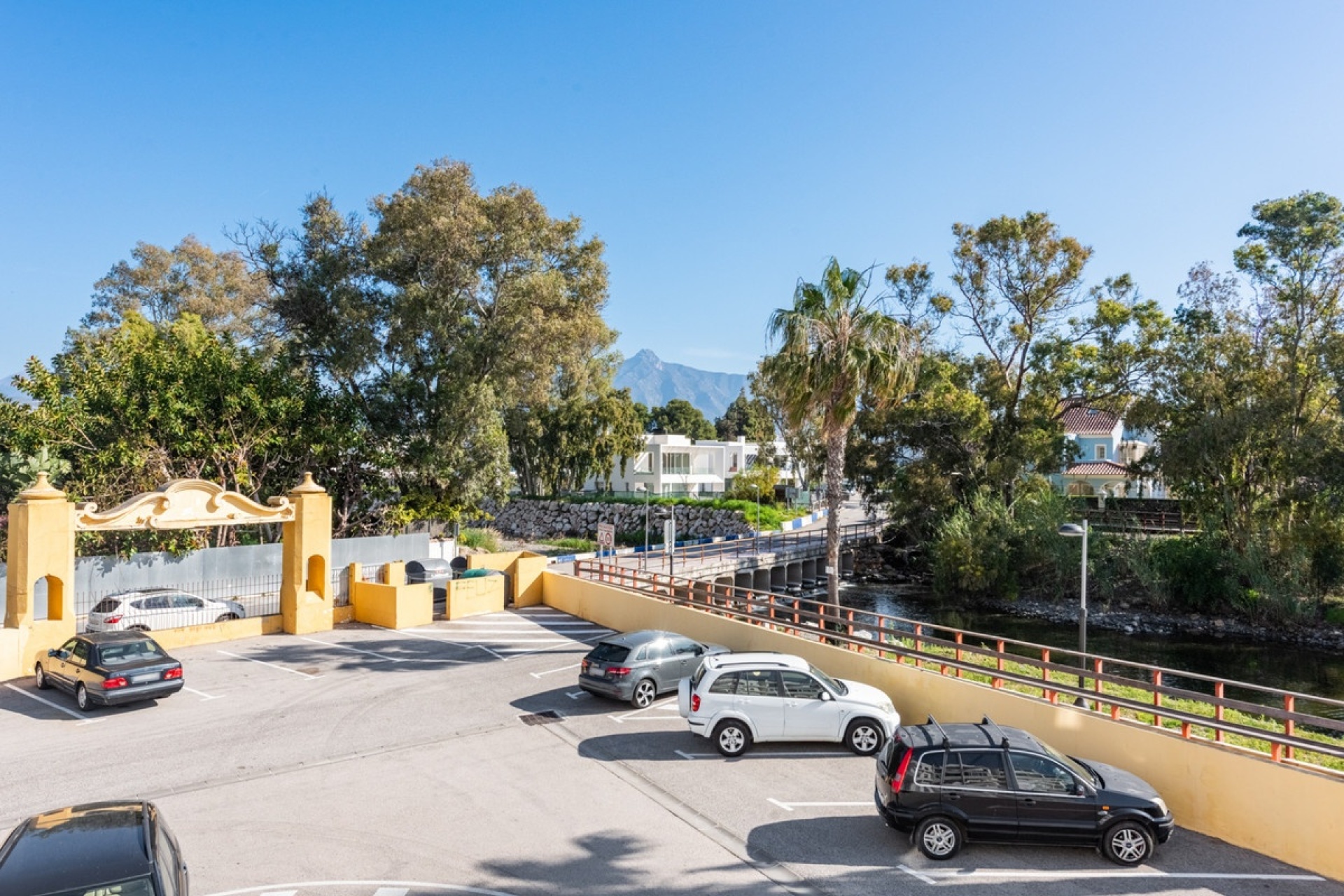 Rynek wtórny - apartment - Marbella - San Pedro de Alcántara
