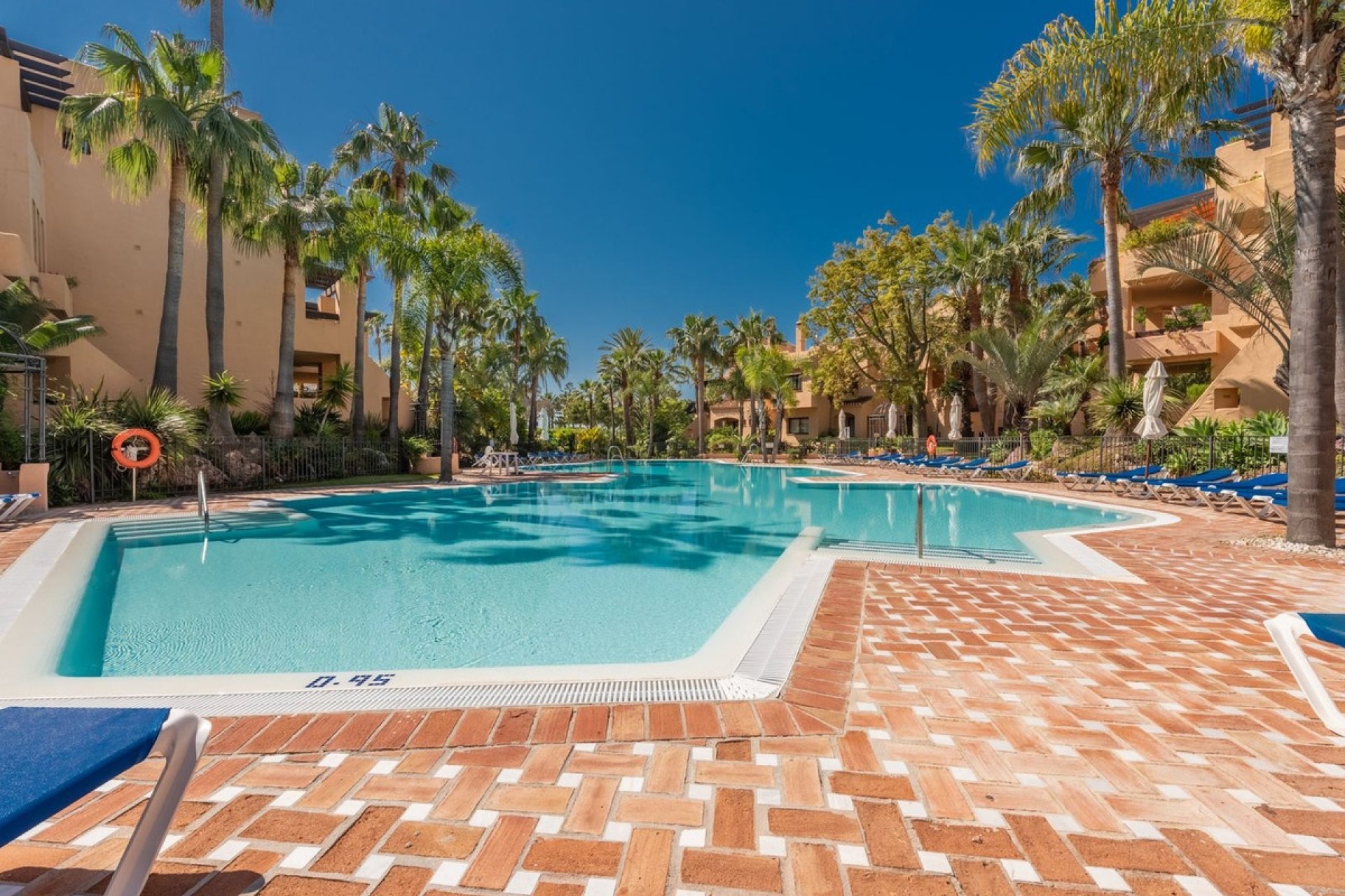 Rynek wtórny - apartment - Marbella - San Pedro de Alcántara