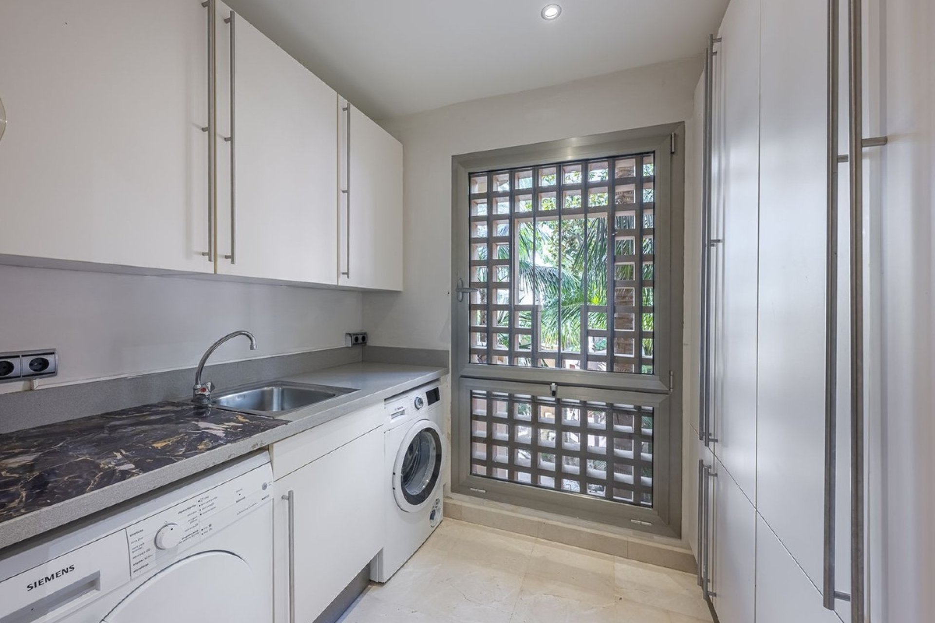 Rynek wtórny - apartment - Marbella - Sierra Blanca