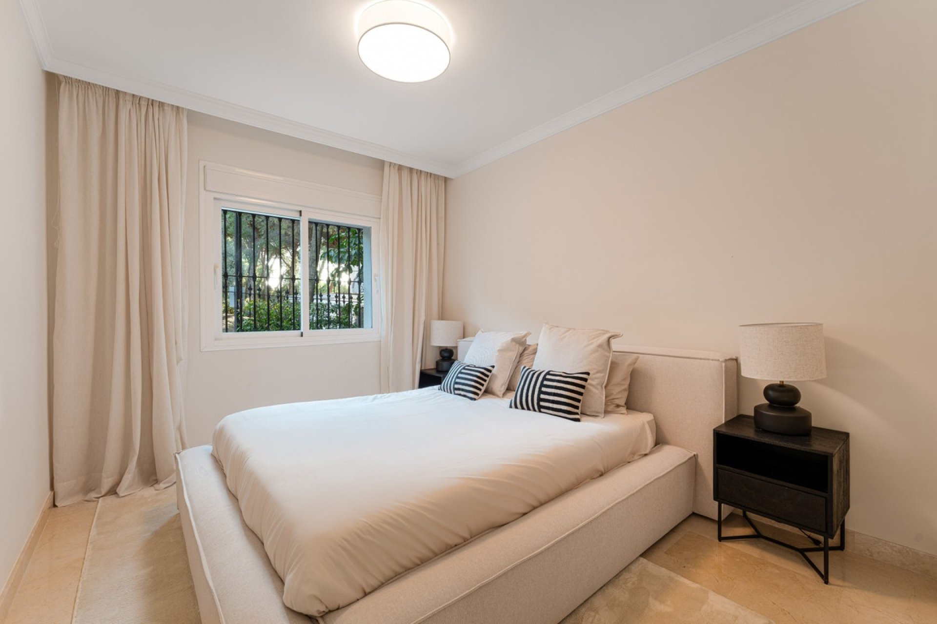 Rynek wtórny - apartment - Marbella - Sierra Blanca
