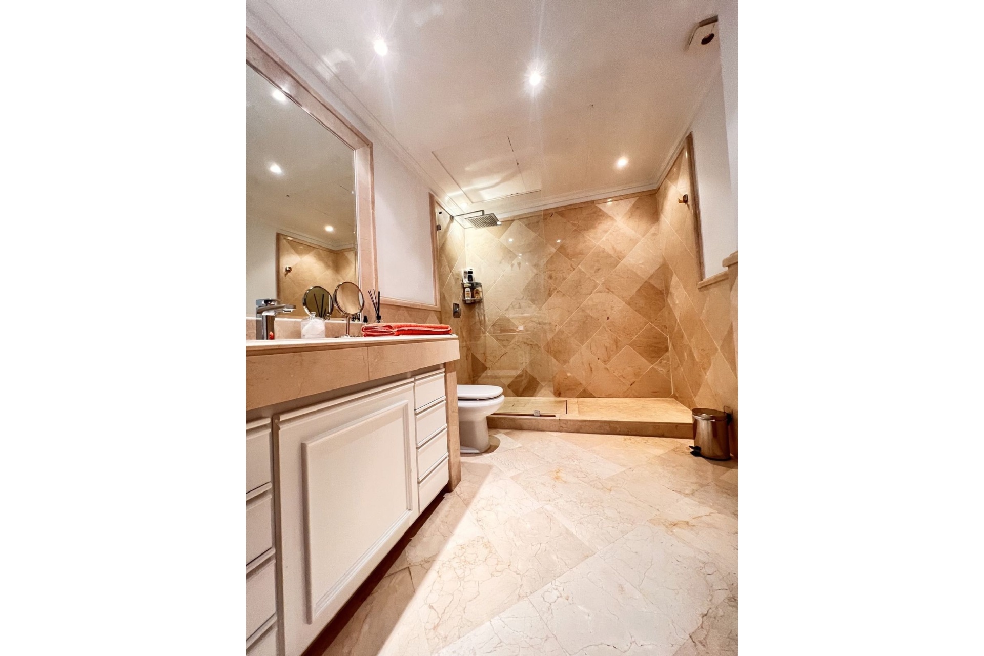 Rynek wtórny - apartment - Marbella - The Golden Mile