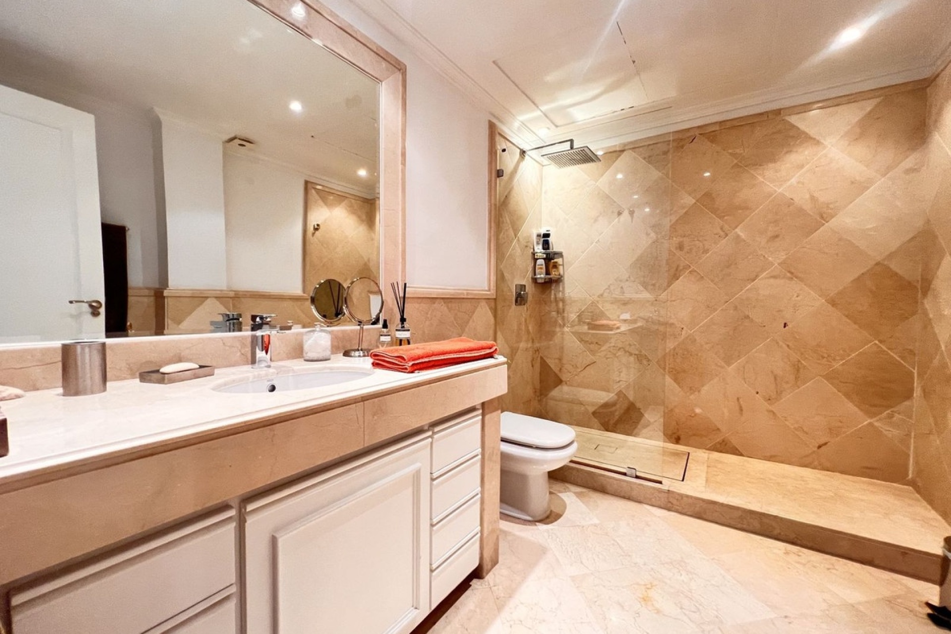 Rynek wtórny - apartment - Marbella - The Golden Mile