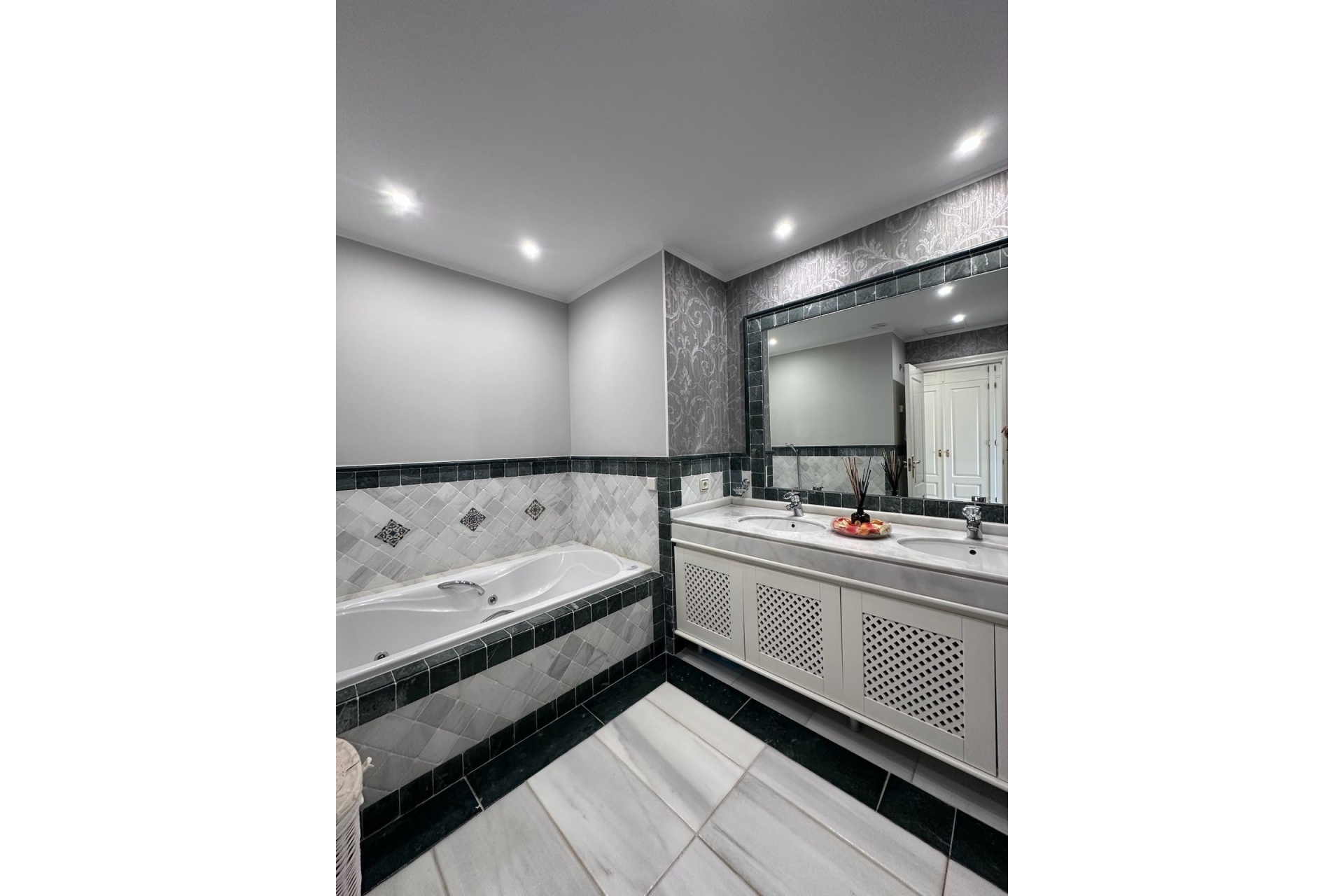 Rynek wtórny - apartment - Marbella - The Golden Mile
