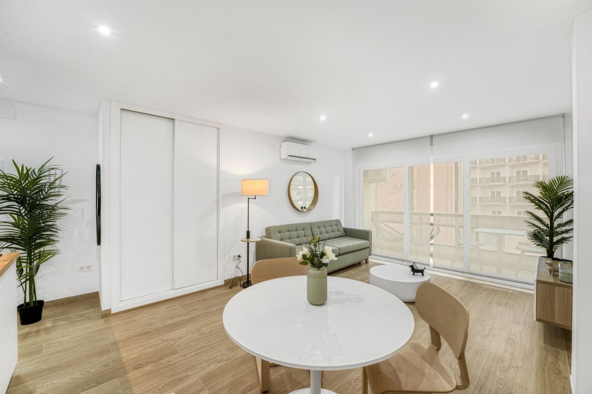 Rynek wtórny - apartment - Torremolinos - La Carihuela