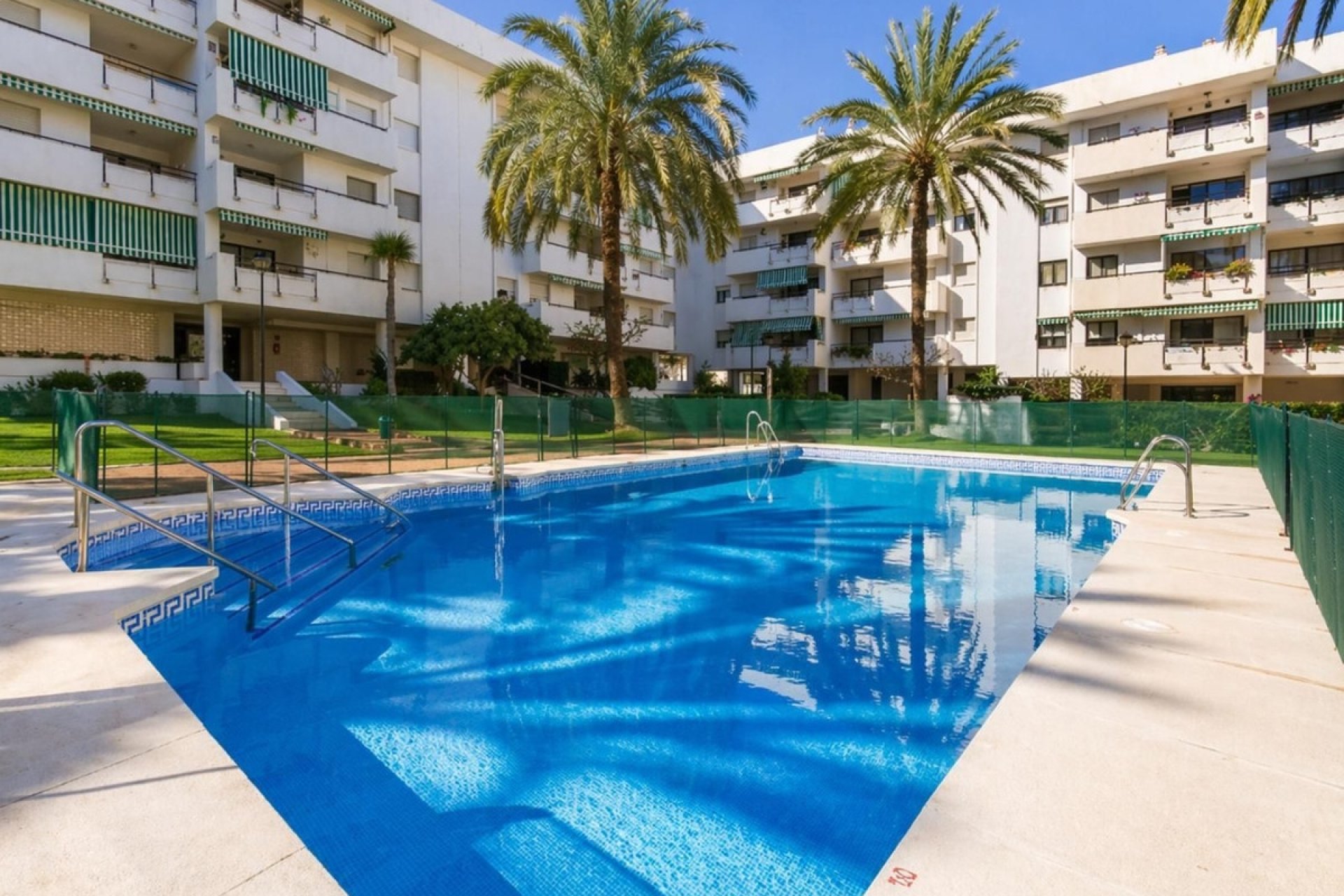 Rynek wtórny - apartment - Torremolinos - La Carihuela