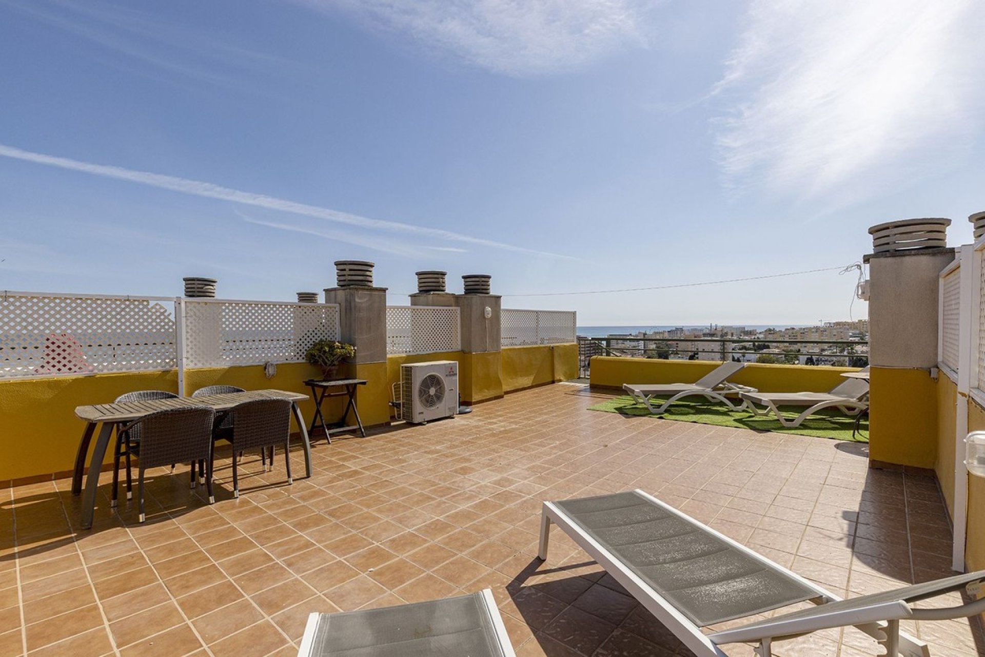 Rynek wtórny - apartment - Torremolinos - La Carihuela