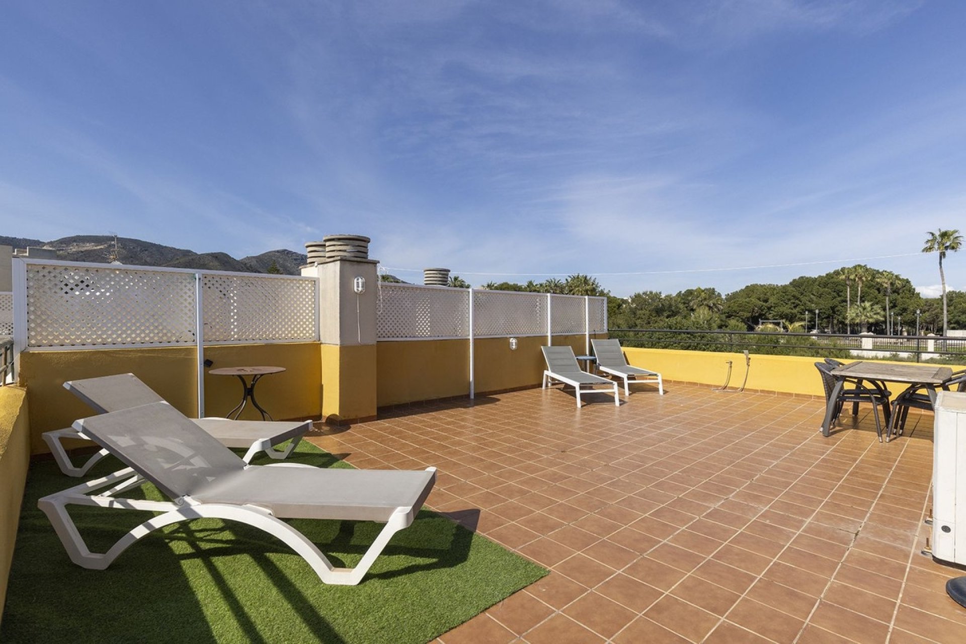 Rynek wtórny - apartment - Torremolinos - La Carihuela