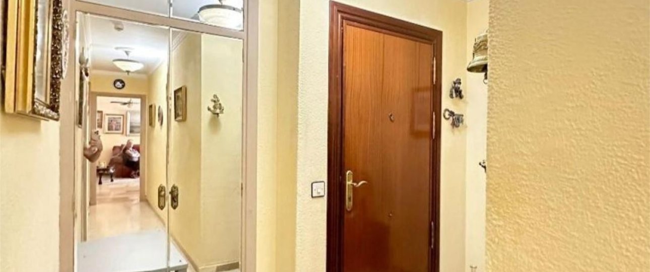 Rynek wtórny - apartment - Torremolinos - La Carihuela