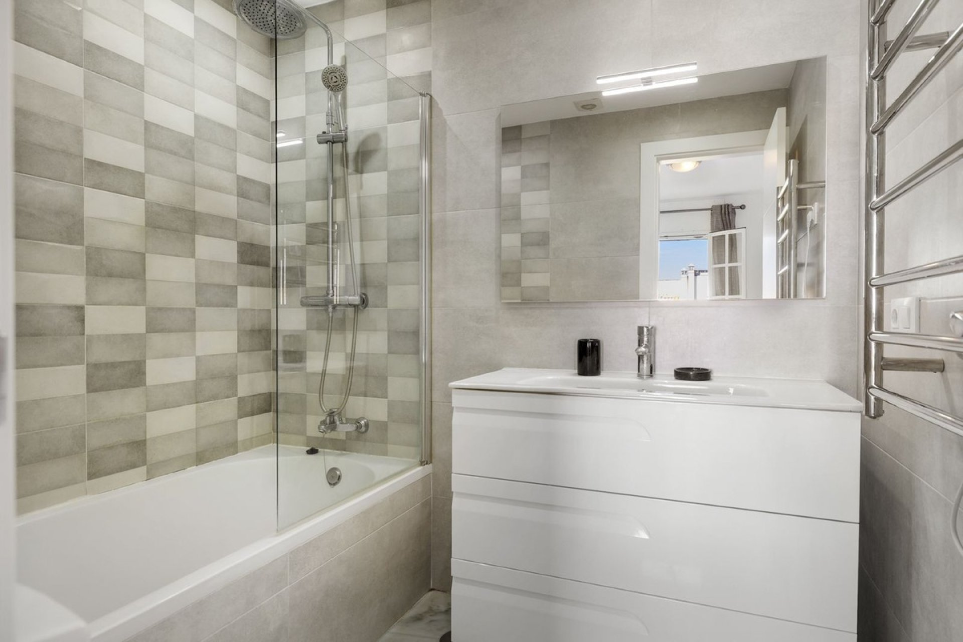 Rynek wtórny - Town house - Estepona - Bel Air