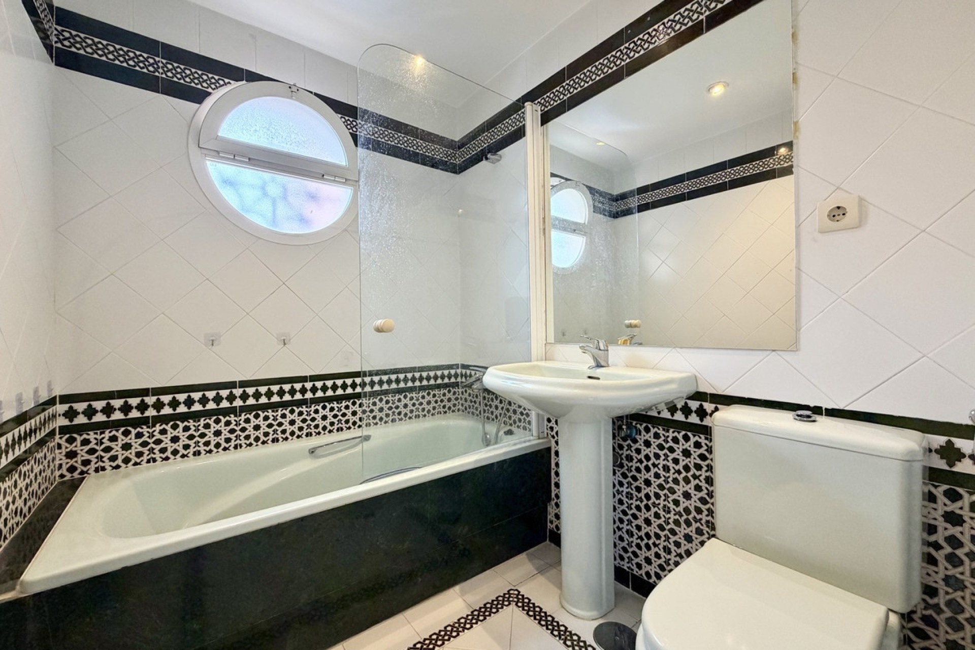 Rynek wtórny - Town house - Estepona - Estepona Centro