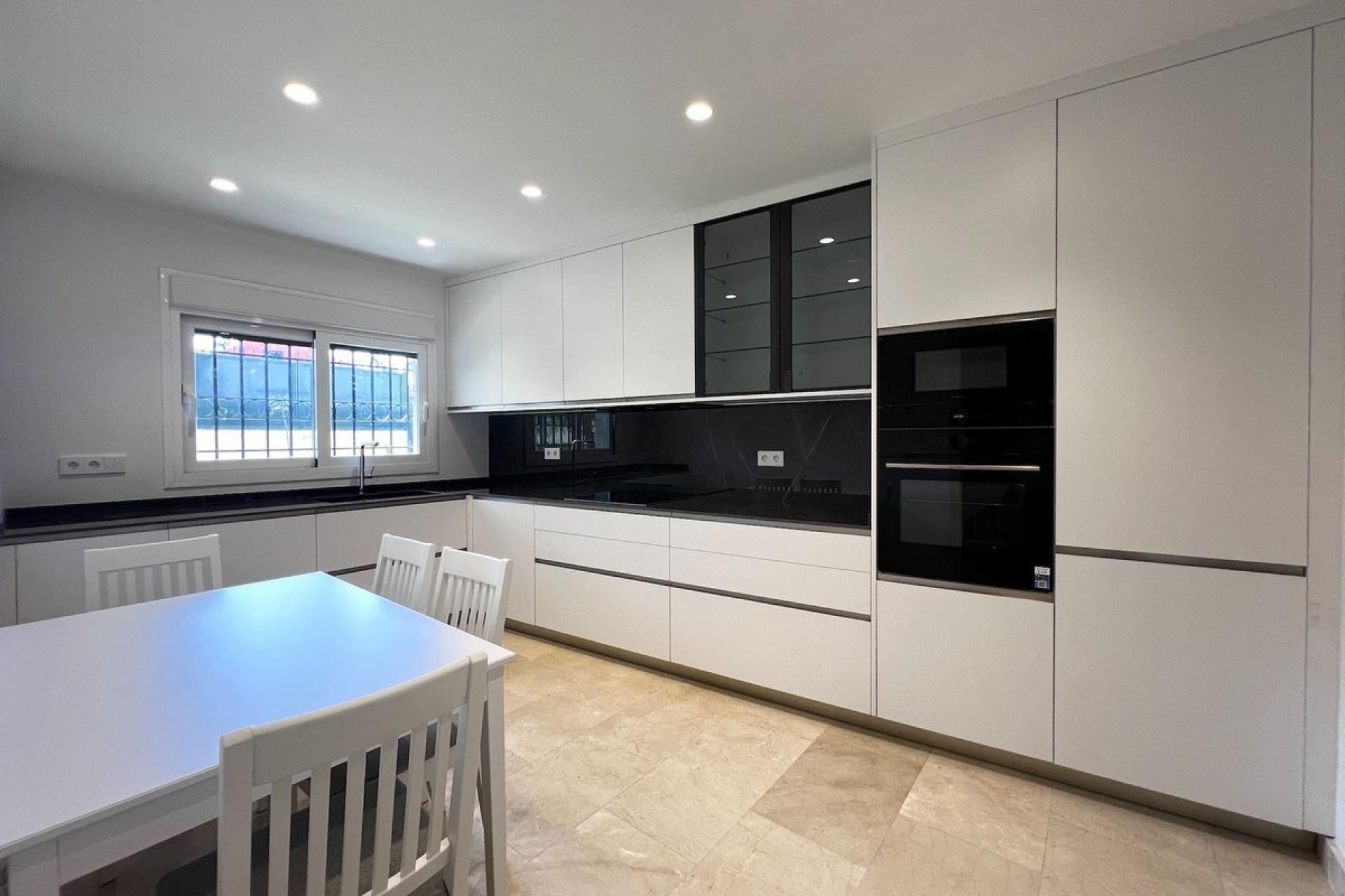 Rynek wtórny - Town house - Estepona - Estepona Centro