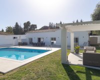 Rynek wtórny - Villa - Estepona - Atalaya