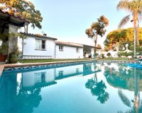 Rynek wtórny - Villa - Estepona - Atalaya