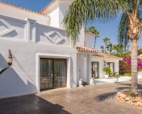 Rynek wtórny - Villa - Estepona - Atalaya